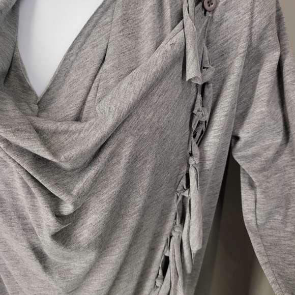 One piece wrap top - Picture 2 of 3